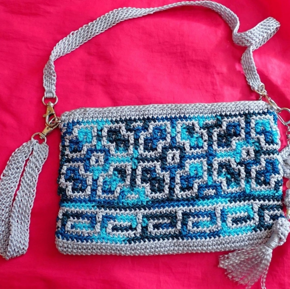 handmade crochet shoulder/clutch/wristlet bag